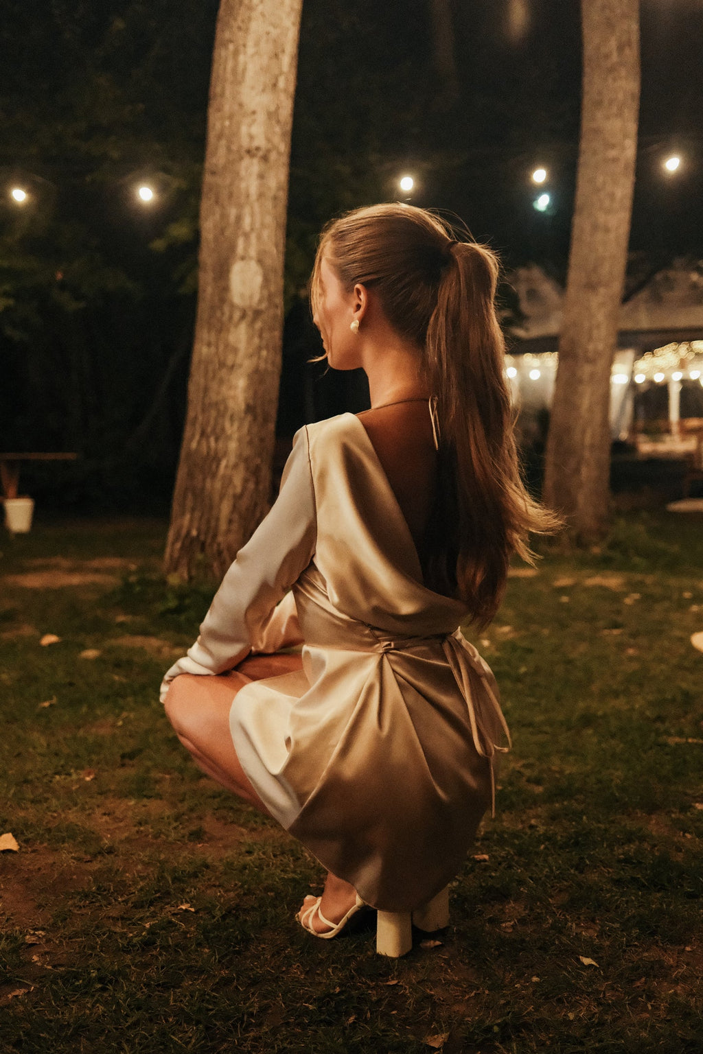 Glowelle – Gold Open-Back Mini Dress