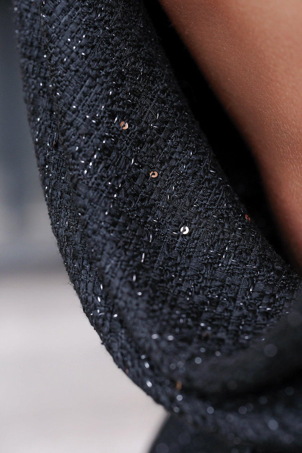 Shannel – Short Black Shimmer Dress