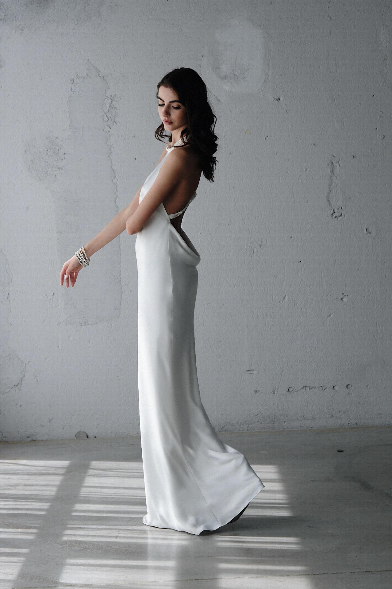 White Touch – Elegant Dress