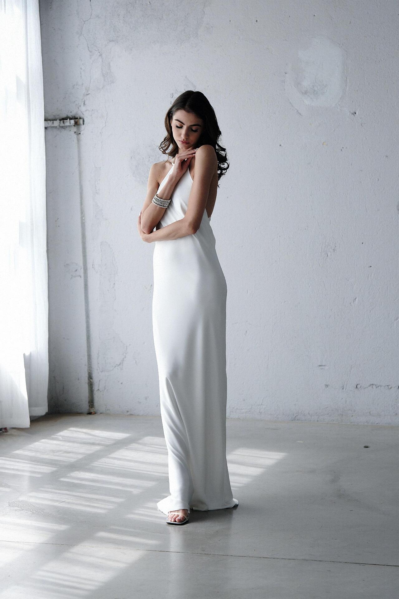 White Touch – Elegant Dress